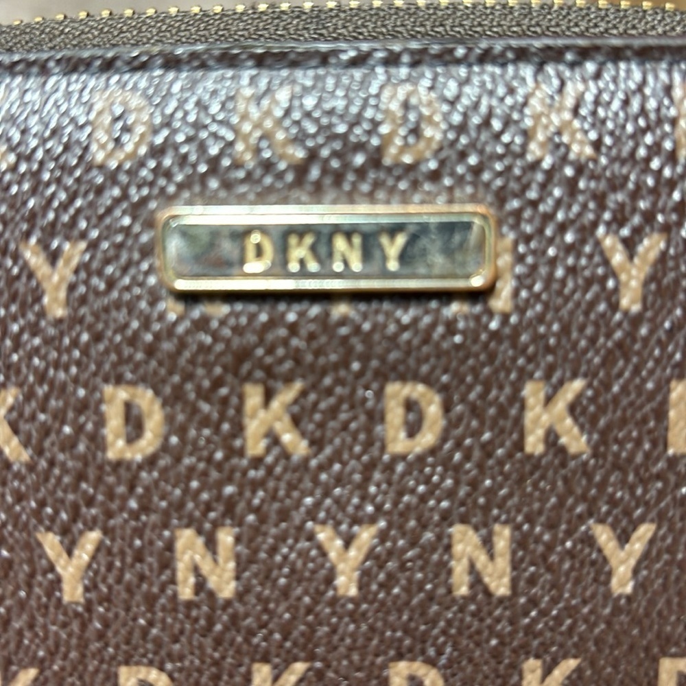 DKNY Small Logo Zip Around Wallet - Picture 2 of 12